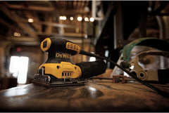 DEWALT Palm Sander, 1/4 Sheet, 14,000 OPM (DWE6411K)
